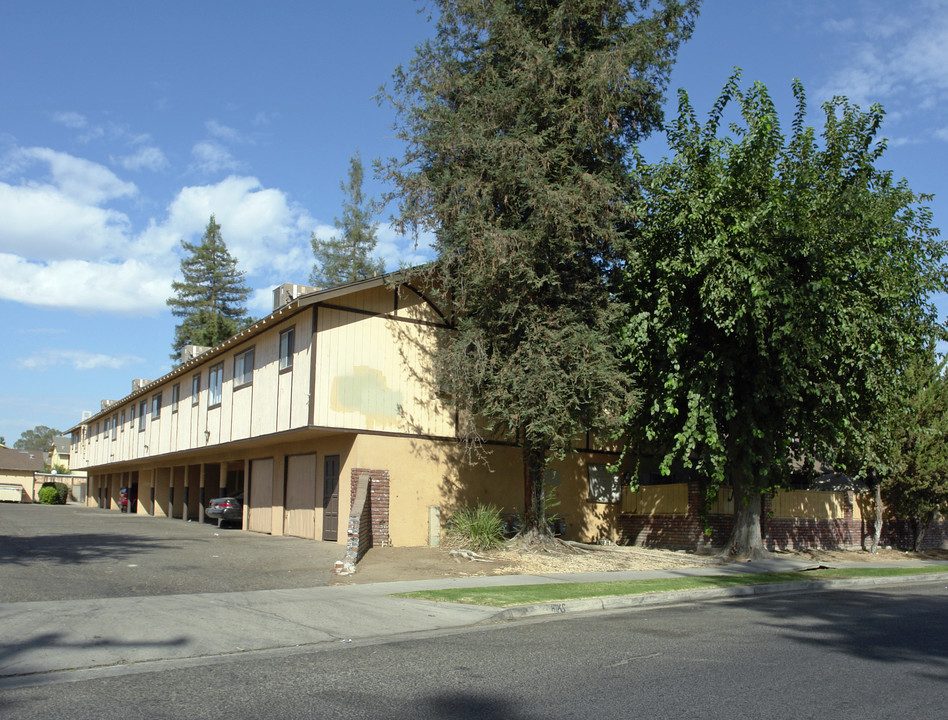 Golden Place Luxury Apartments in Fresno, CA - Foto de edificio