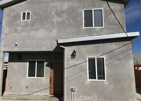 862 W 74th St in Los Angeles, CA - Building Photo