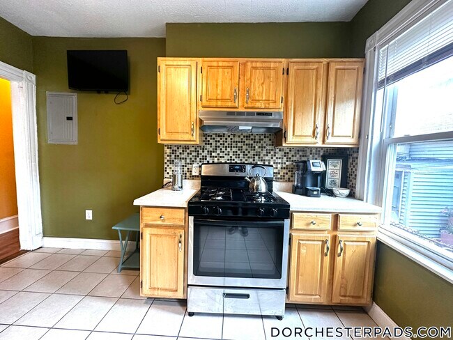 32 Kingsdale St in Boston, MA - Building Photo - Building Photo