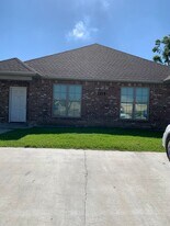 2715 Deaton St in Lake Charles, LA - Building Photo