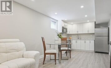 1151 Lindsay Dr in Oakville, ON - Building Photo - Building Photo