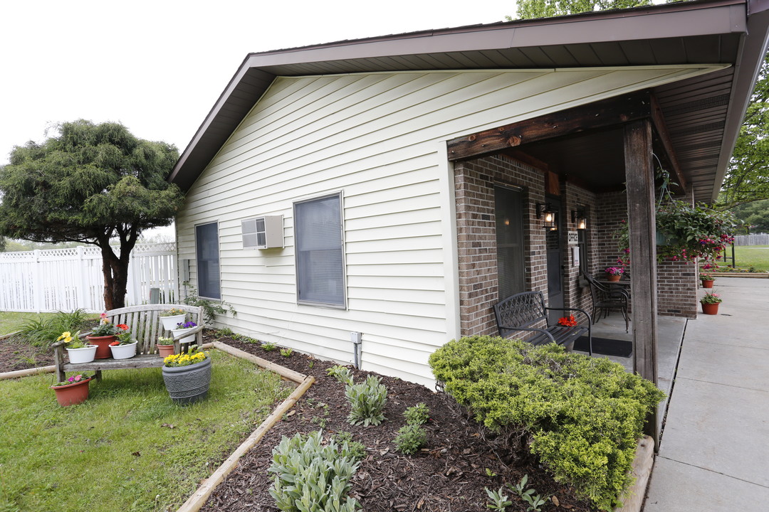 20 East Apartments in Elkhart, IN - Building Photo