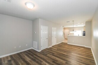 8108 Summer Palm Ct in Jacksonville, FL - Building Photo - Building Photo