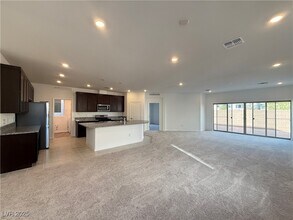 7516 Castlegreen Ave in Enterprise, NV - Building Photo - Building Photo