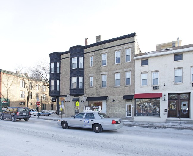 701-703 W Armitage Ave