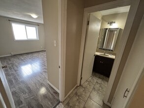 87 Westwood Dr in Kitchener, ON - Building Photo - Building Photo