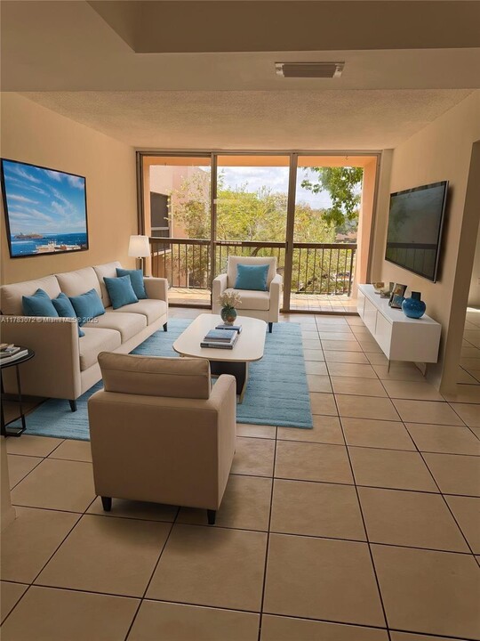 10625 SW 112th Ave in Miami, FL - Building Photo