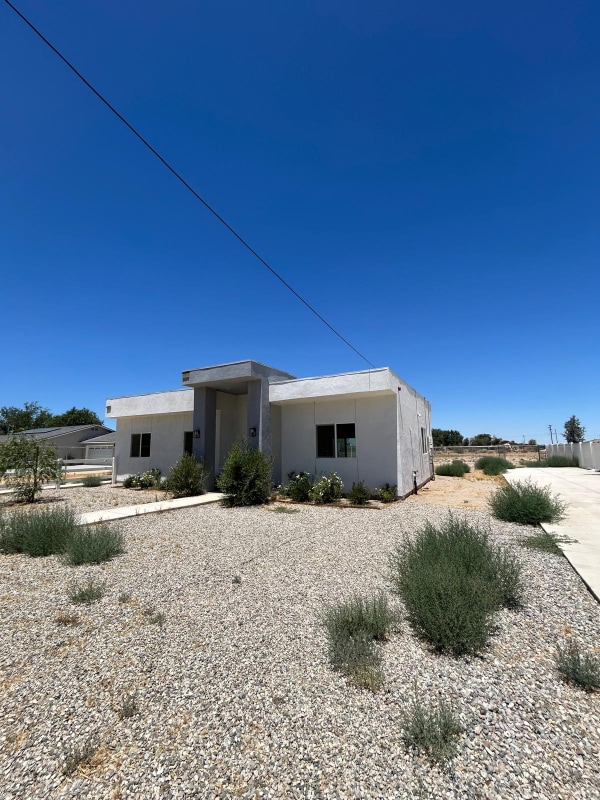 9751 E Ave Q4 in Palmdale, CA - Building Photo - Building Photo