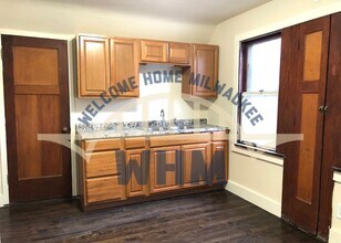 4506 W Auer Ave in Milwaukee, WI - Building Photo - Building Photo