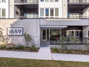 Elevation 1659 in Milwaukee, WI - Building Photo - Building Photo