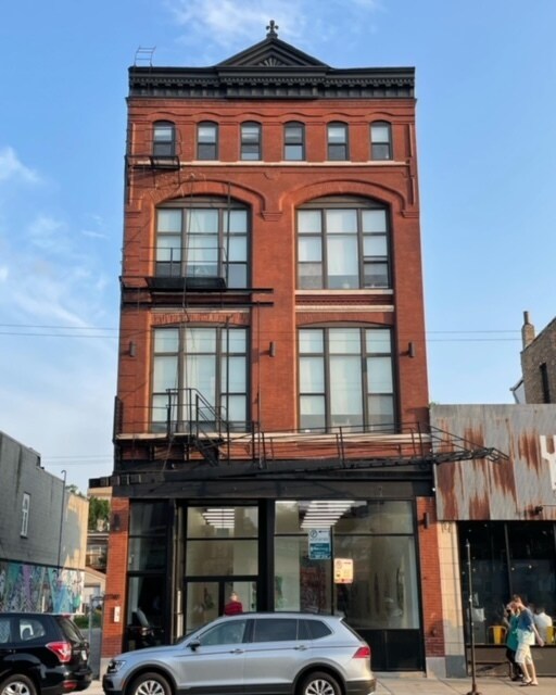 property at 1749 W Chicago Ave