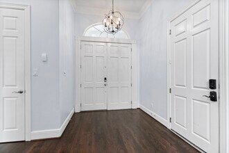 4626 Braeburn Dr in Bellaire, TX - Building Photo - Building Photo