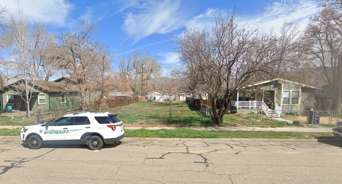 220 W D St in Tehachapi, CA - Building Photo