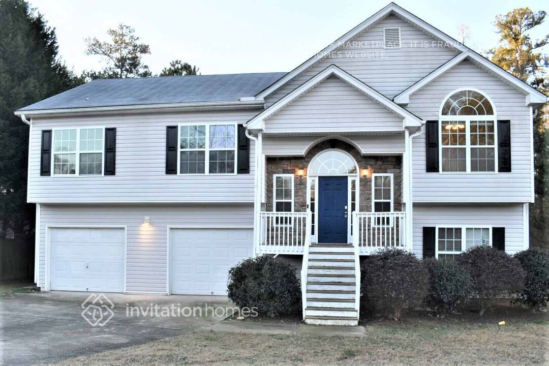 4623 Reminisce Way in Douglasville, GA - Building Photo