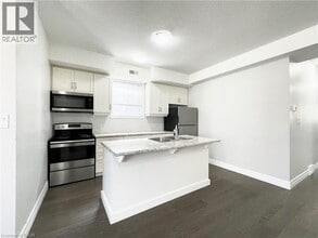 44 Fourth Ave in Kitchener, ON - Building Photo - Building Photo