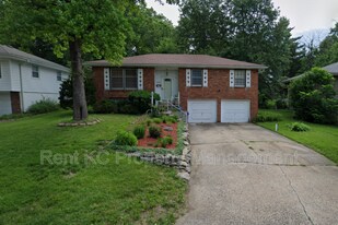 13205 Craig Ave in Grandview, MO - Building Photo