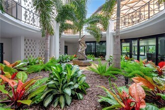 3951 Gulf Shore Blvd N in Naples, FL - Building Photo - Building Photo