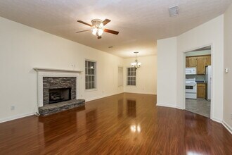 147 Carl Barrett Dr in Canton, GA - Building Photo - Building Photo