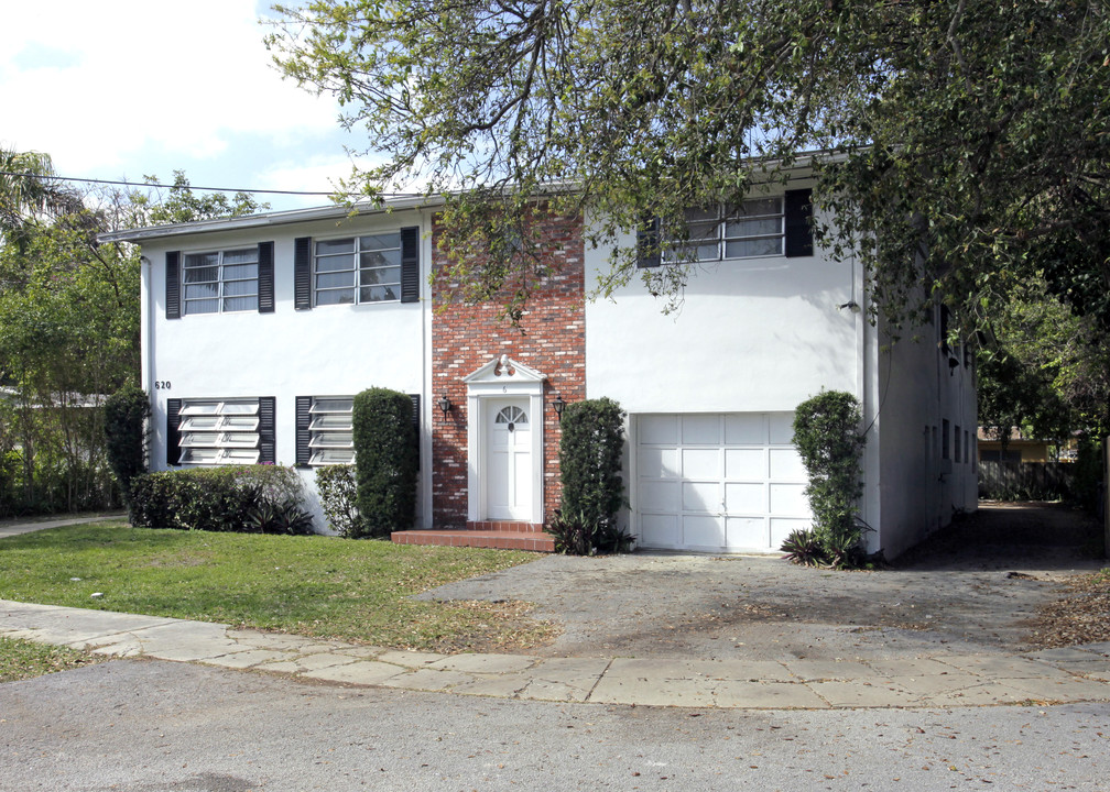 620 NE 122nd St in Miami, FL - Building Photo