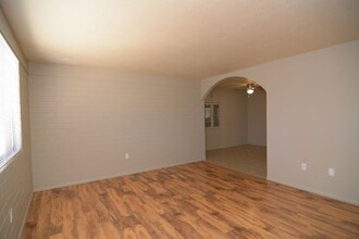 530 N Chaparral St in Oracle, AZ - Building Photo - Building Photo