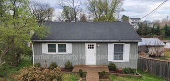 825 Highland Ave in Waynesboro, VA - Building Photo