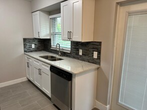 5038 W Washington St in Orlando, FL - Building Photo - Building Photo