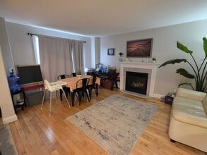 121 Dalgleish Ave in Kingston, ON - Building Photo - Building Photo