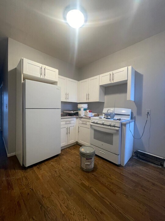 232 Bergen Ave, Unit 2R in Jersey City, NJ - Building Photo