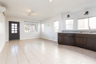626 Benton Wy in Los Angeles, CA - Building Photo - Building Photo