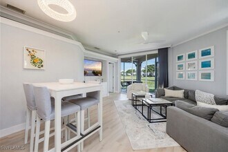 1133 Sweetwater Ln in Naples, FL - Foto de edificio - Building Photo