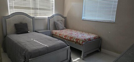 896 SW 64th Ter, Unit 896 in North Lauderdale, FL - Foto de edificio - Building Photo