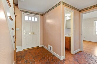 68 Westgate in Wellesley, MA - Building Photo - Building Photo