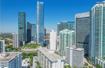 185 SE 14th Terrace in Miami, FL - Building Photo - Building Photo