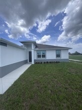 1724 NW 24th Ave in Cape Coral, FL - Building Photo - Building Photo