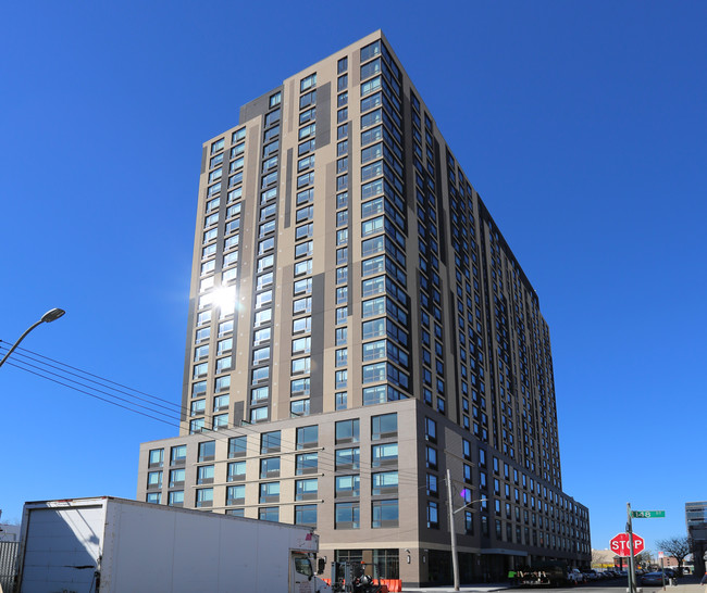 Alvista Towers in Jamaica, NY - Building Photo - Building Photo