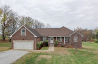 45 Angela Dr in Trenton, KY - Foto de edificio - Building Photo