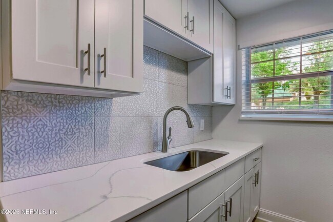 1411 Palm Ave in Jacksonville, FL - Building Photo - Building Photo