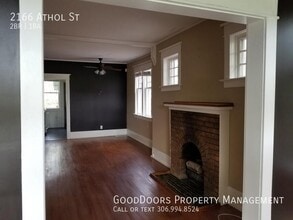 2166 Athol St in Regina, SK - Building Photo - Building Photo