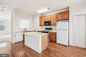 45482 Pine Trail Terrace in Sterling, VA - Building Photo - Building Photo