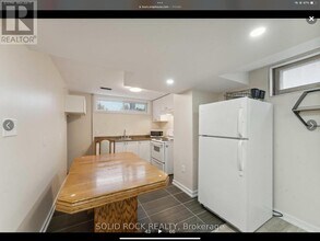 1678 Fisher Ave in Ottawa, ON - Building Photo - Building Photo