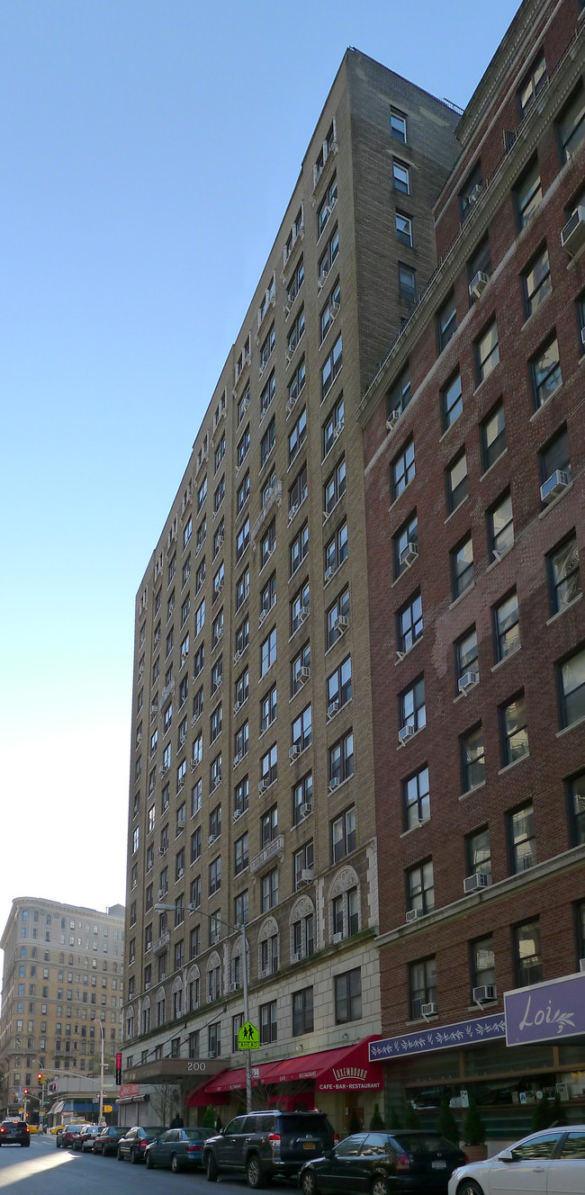 210-222 Amsterdam Ave in New York, NY - Building Photo - Building Photo