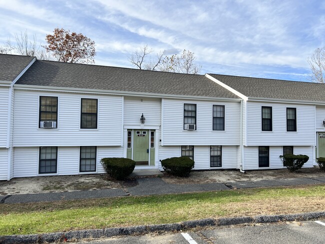 property at 61 Aspetuck Vlg