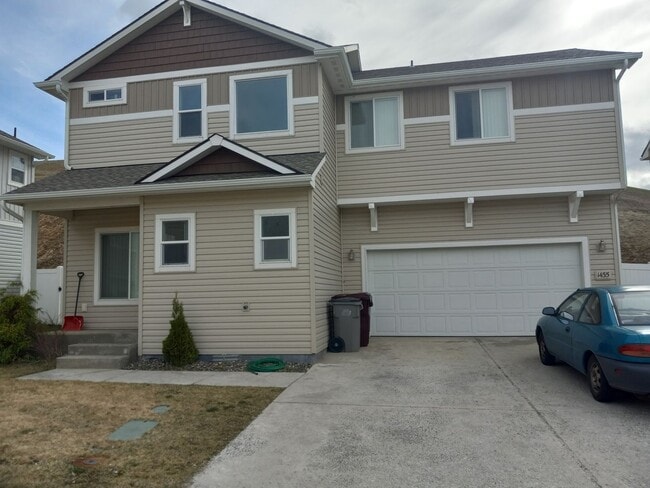 property at 1435 SW Junegrass Ln