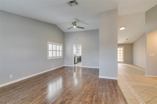 362 Umbria Way in Henderson, NV - Foto de edificio - Building Photo