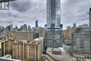 280 Dundas St W in Toronto, ON - Building Photo