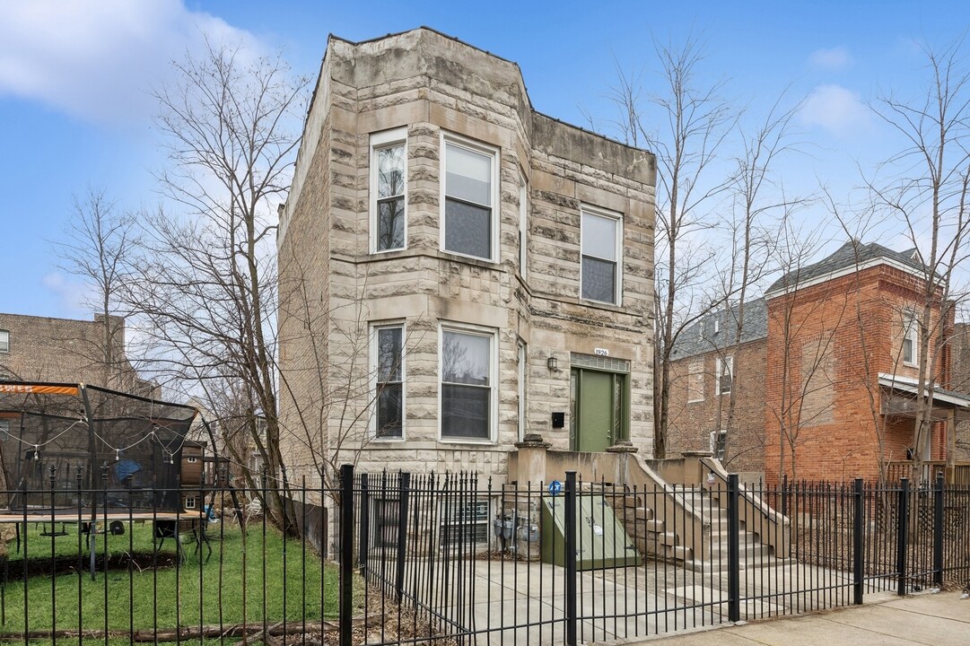 1926 S Christiana Ave in Chicago, IL - Building Photo