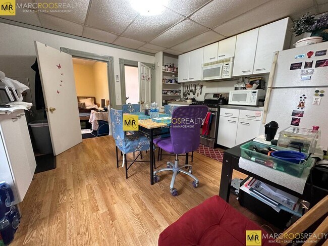 10 Fulkerson St, Unit 1 in Cambridge, MA - Foto de edificio - Building Photo