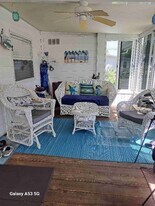 795 Co Rd 1 in Palm Harbor, FL - Building Photo