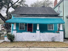 2221 Harden St in Savannah, GA - Building Photo
