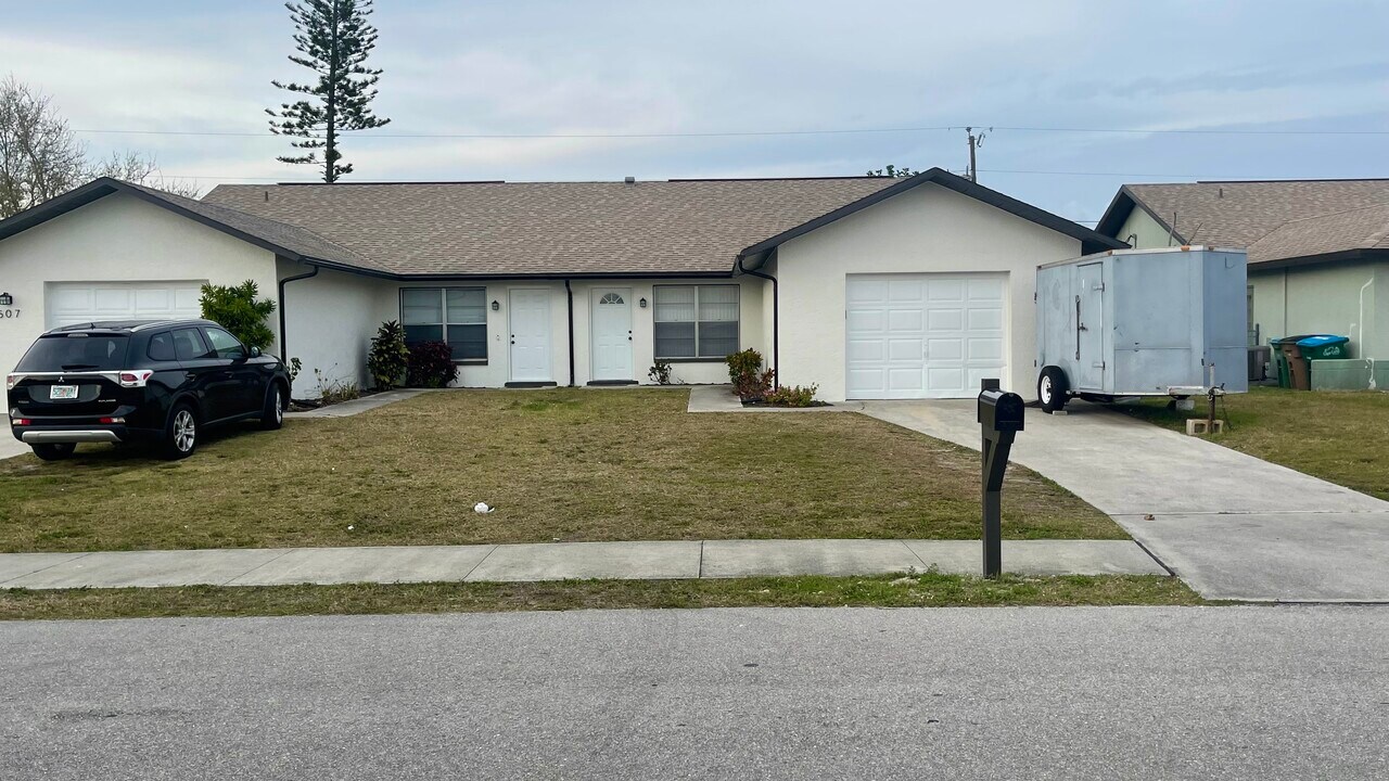 509 SE 8th St, Unit 507 in Cape Coral, FL - Building Photo